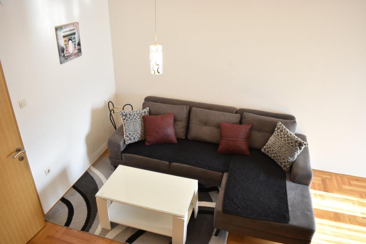 Apartman Archive Jevrejska Μπάνια Λούκα Εξωτερικό φωτογραφία