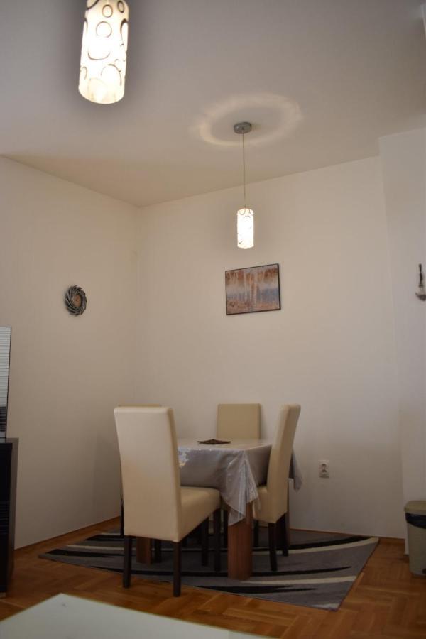 Apartman Archive Jevrejska Μπάνια Λούκα Εξωτερικό φωτογραφία